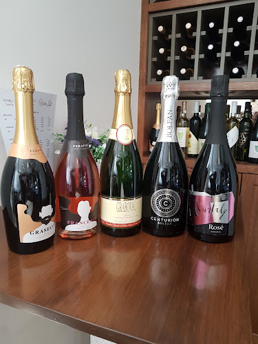 Opinii despre MoNIKa's Wine Bar în Split - Gastronomija i ugostiteljstvo