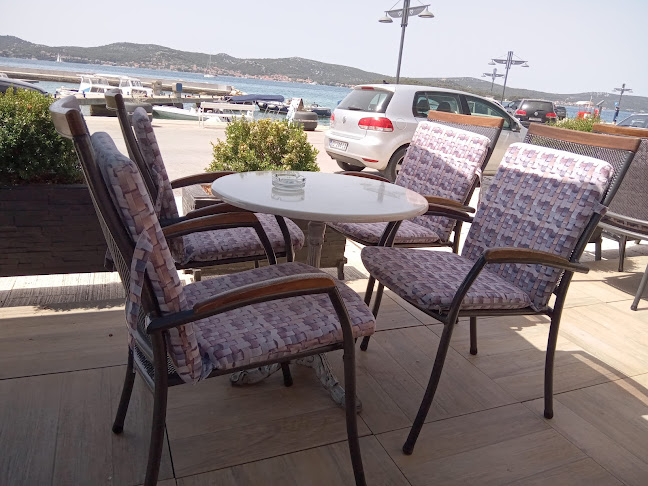 Obala kralja Petra Krešimira IV 1, 23210, Biograd na Moru