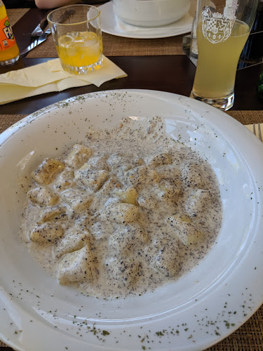 Ul. Nadbiskupa Vicka Zmajevića 2, 23000, Zadar