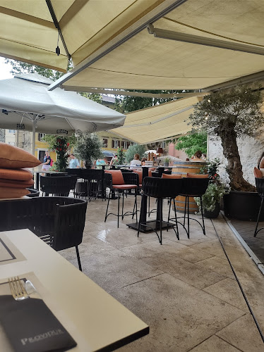 Trg Petra Zoranića 6, 23000, Zadar