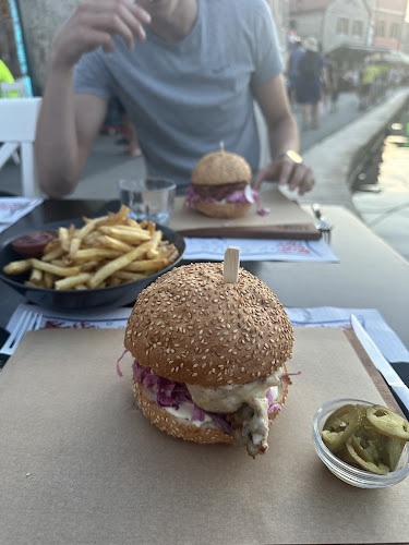 Opinii despre Kapar's în Vrboska - Gastronomija i ugostiteljstvo