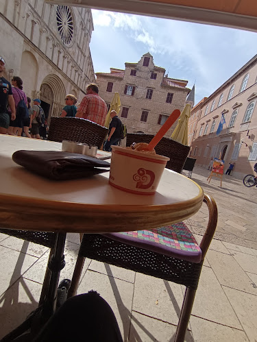 Slasticarna Donat, Ice Cream and Gelato - Gastronomija i ugostiteljstvo