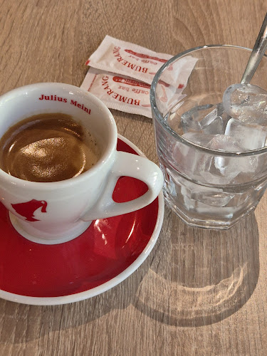 Opinii despre Caffe bar Bumerang în Zagreb - Gastronomija i ugostiteljstvo