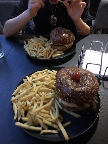 Bumbar - Gastronomija i ugostiteljstvo