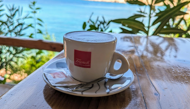 Opinii despre Beach Bar Jert în Pinezići - Gastronomija i ugostiteljstvo