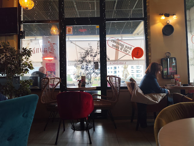 Caffe bar Labudica - Gastronomija i ugostiteljstvo