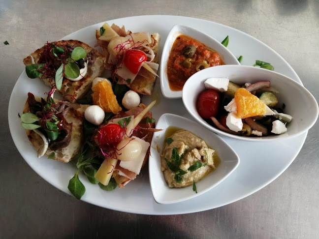 Obala kneza Branimira 14a, 21000, Split