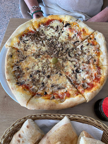 Comentarii opinii despre CASTELLO Caffe Bar Pizzeria Grill