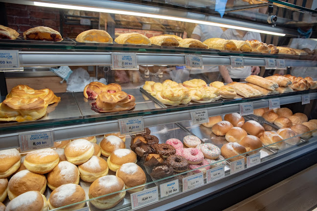 Obala dr. Franje Tuđmana 6b, 53270, Senj