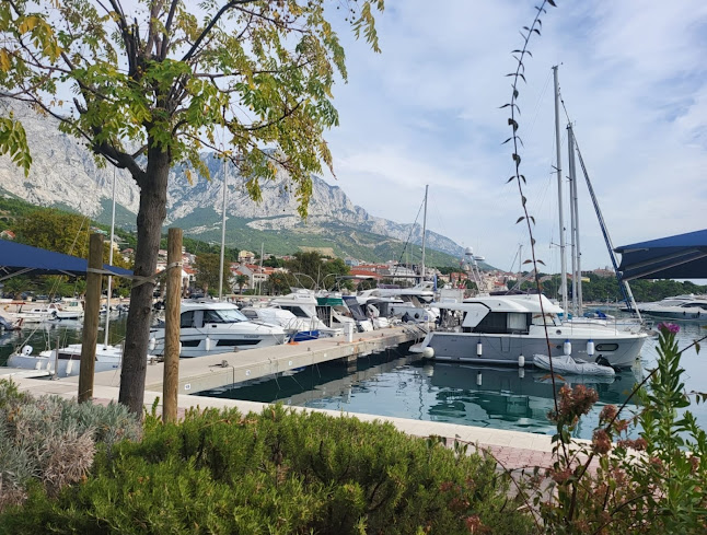 Obala Sv. Nikole 65, 21320, Baška Voda