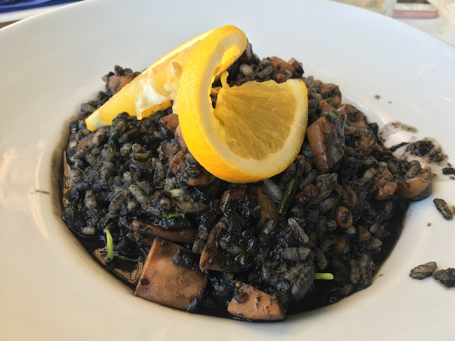 Trumbićeva obala 13, 21000, Split