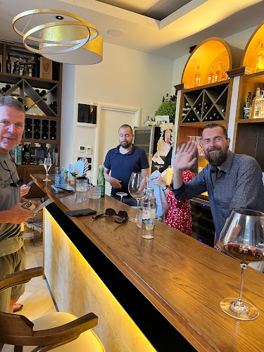 Comentarii opinii despre MoNIKa's Wine Bar