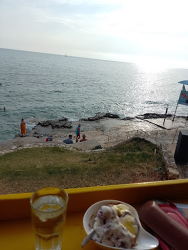Opinii despre Macumba Beach Club & Grill în Mareda - Gastronomija i ugostiteljstvo