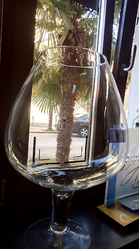 Caffe Bar "Legend Of M" - Gastronomija i ugostiteljstvo