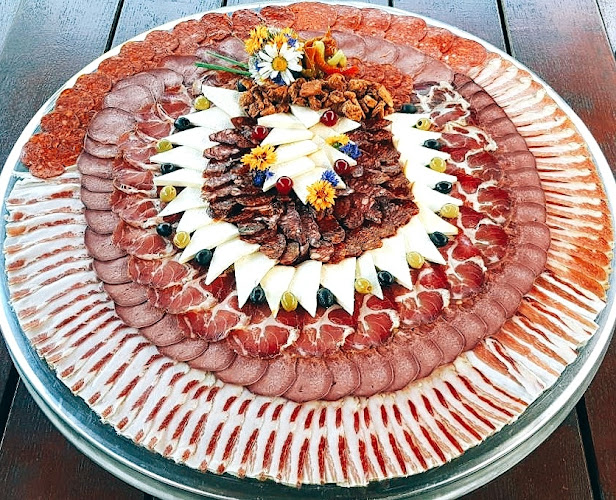 Comentarii opinii despre Gornjevinska klet