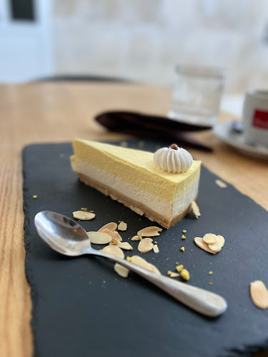 Comentarii opinii despre Hedonist