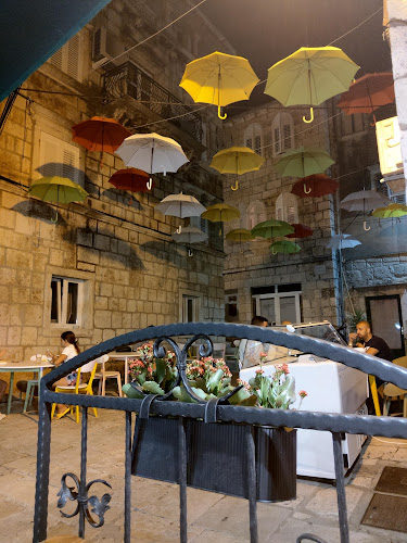 Opinii despre Pizzeria LEUT Korčula în Korčula - Gastronomija i ugostiteljstvo