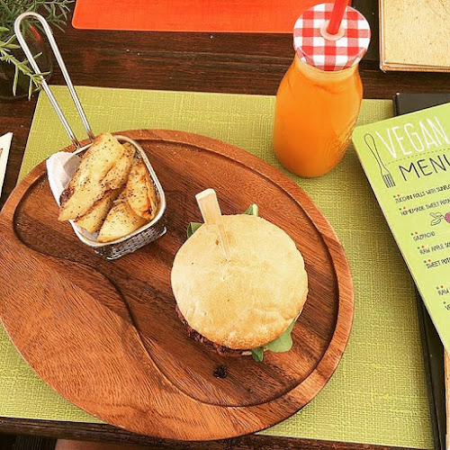 Fameja - Gastronomija i ugostiteljstvo