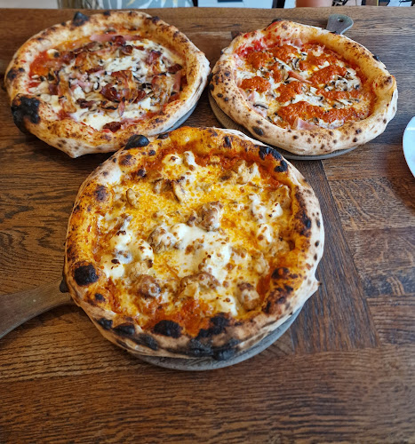 Opinii despre Pizzeria Novi Saloon în Osijek - Gastronomija i ugostiteljstvo