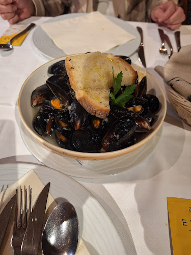 Opinii despre Lungomare în Novigrad - Gastronomija i ugostiteljstvo