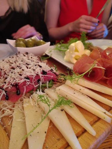 Riva 14A, 51000, Rijeka