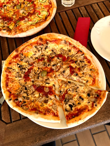 Opinii despre Pizzeria VURI în Mursko Središće - Gastronomija i ugostiteljstvo