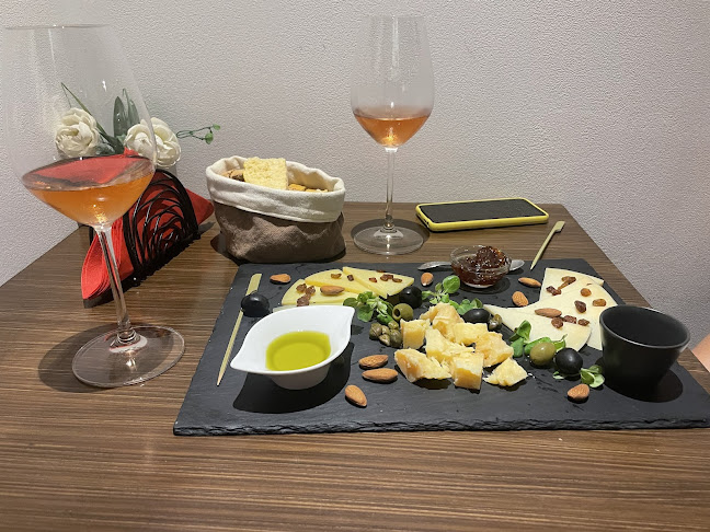 MoNIKa's Wine Bar - Gastronomija i ugostiteljstvo