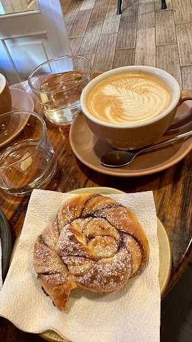 Comentarii opinii despre Augusto Coffee Shop