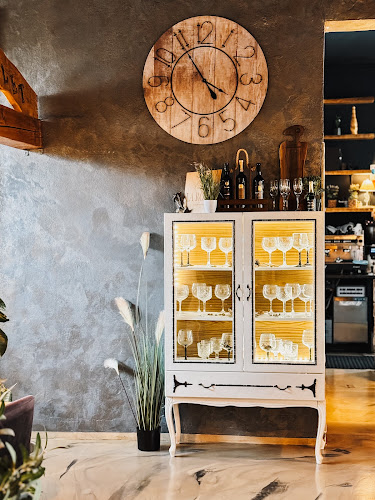 Opinii despre Restoran i Pizzeria La Rossa Knin în Knin - Gastronomija i ugostiteljstvo