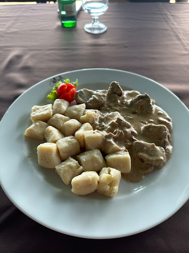 Opinii despre Lovačka kuća Sokolovac în Sokolovac - Gastronomija i ugostiteljstvo