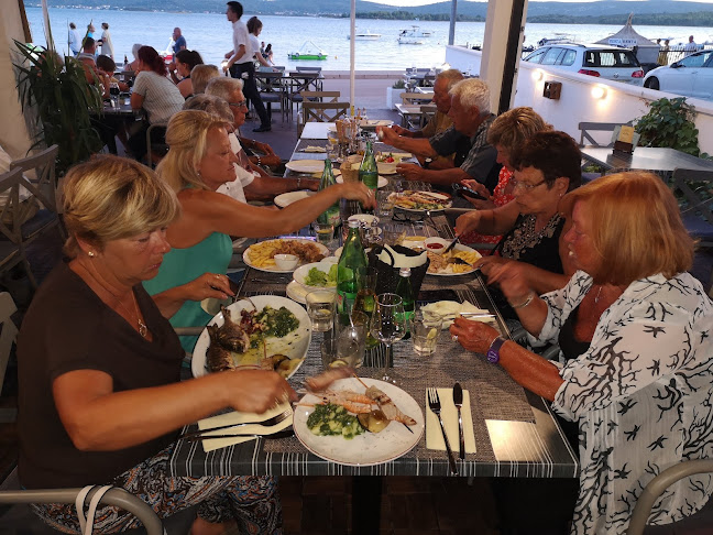 Obala kralja Tomislava 32, 23207, Sveti Filip i Jakov