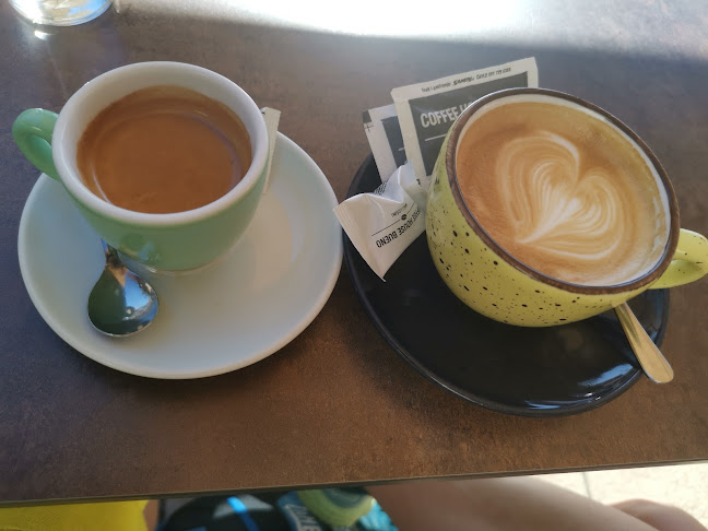 Opinii despre Coffee House Bueno în Mali Lošinj - Gastronomija i ugostiteljstvo