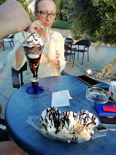 Dr.Ante Starčevića 1, 23251, Mandre