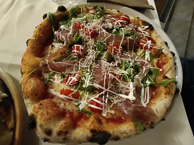 Bistro-pizzeria Luna - Gastronomija i ugostiteljstvo