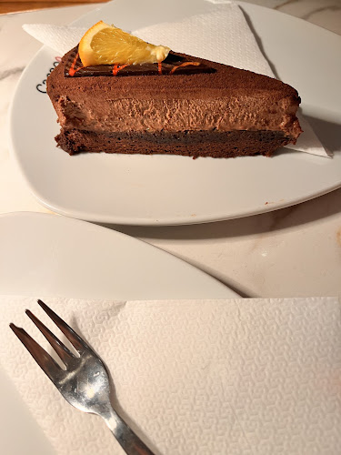 Riva 14, 51000, Rijeka