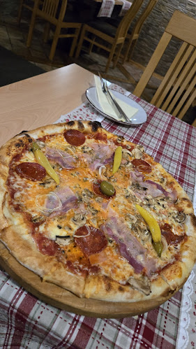 Opinii despre Caffe bar i bistro PodRoom Grill în Slavonski Brod - Gastronomija i ugostiteljstvo