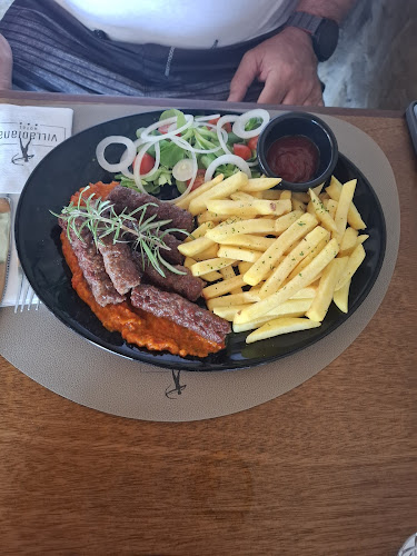 Kuzmanićeva 3, 21000, Split