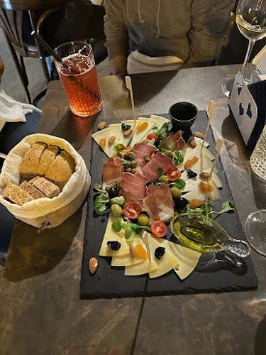 MoNIKa's Wine Bar - Gastronomija i ugostiteljstvo