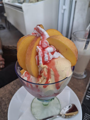 Slastičarnica - Caffe bar Kalipso - Gastronomija i ugostiteljstvo