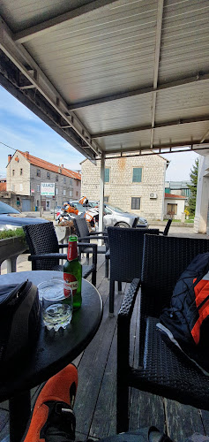 Bugatti - Gastronomija i ugostiteljstvo