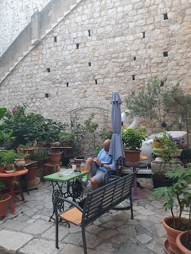 Cogito Coffee Shop / Dubrovnik Old Town