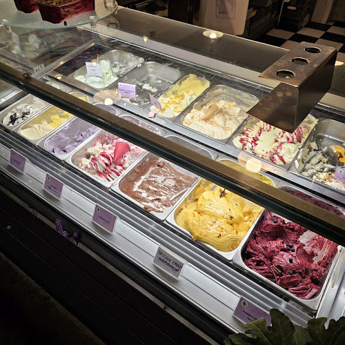 Ul. Petra Svačića 2, 21000, Split