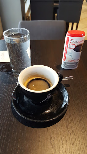 Comentarii opinii despre Caffe & Night bar Hary