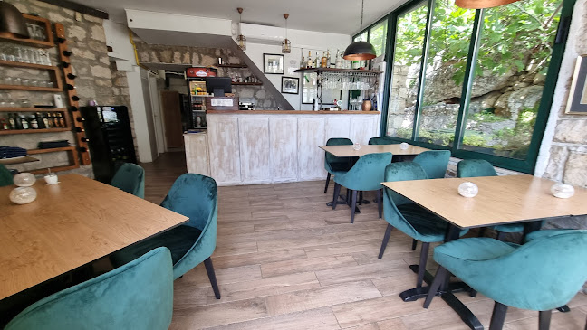 Siriščevića ul. 1, 21000, Split