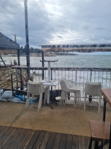 Beach Bar Buoni Amici - Gastronomija i ugostiteljstvo