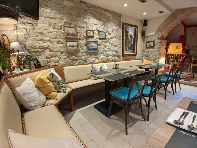 Vrata pod zidom 4, 52210, Rovinj