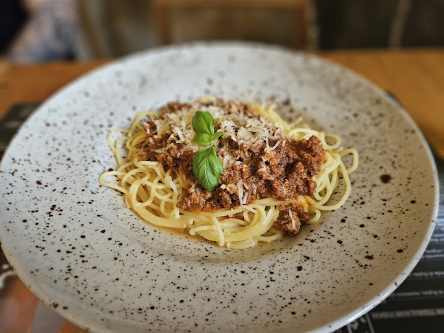 Bernarda pizza pasta burger - Gastronomija i ugostiteljstvo