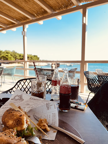 Beach Bar & Restaurant Providenca - Šimuni