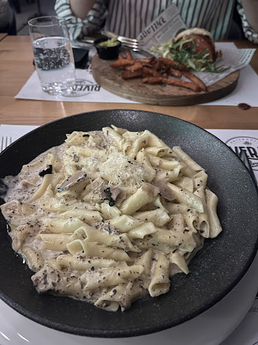 Comentarii opinii despre River pub