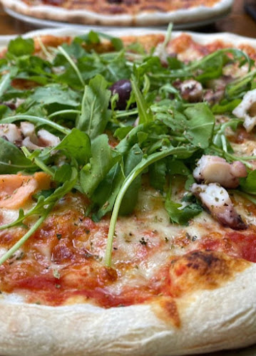 Opinii despre Bistro Pizzeria Paris în Kostrena - Gastronomija i ugostiteljstvo